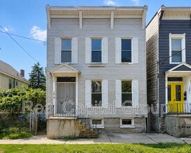 Building Photo - 1213 Jacob St