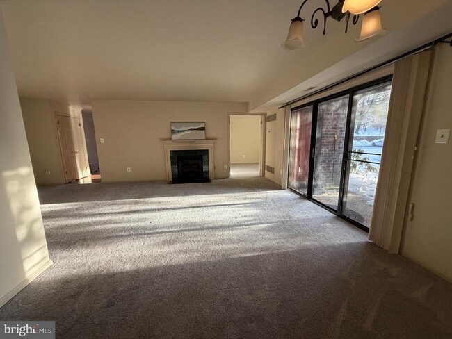 Building Photo - 1303 Mountainview Dr