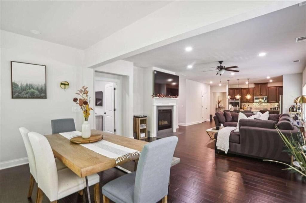 Building Photo - 1122 Hibiscus Way SW