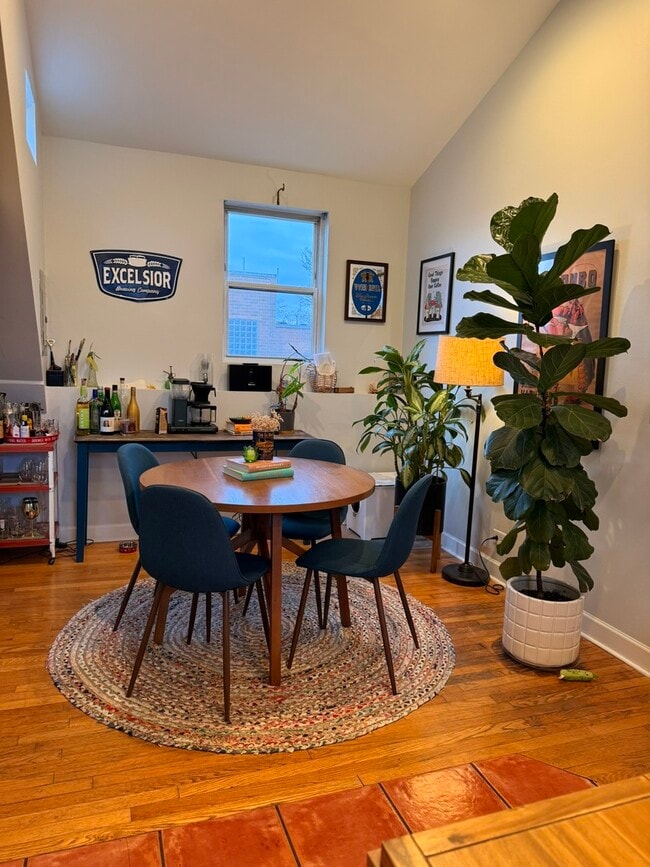 Building Photo - 1823 W Superior St