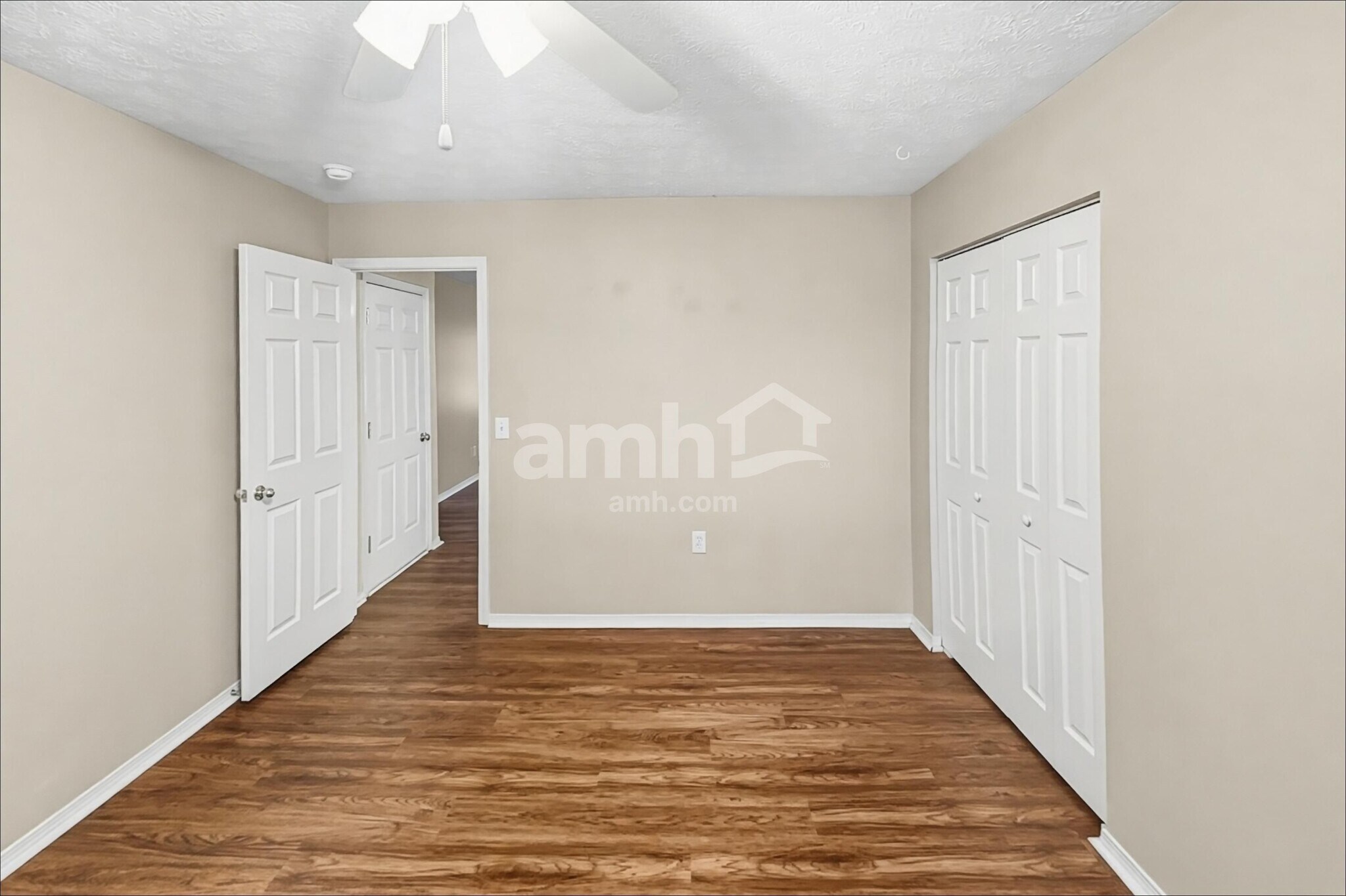 Building Photo - 2649 Sutherland Dr