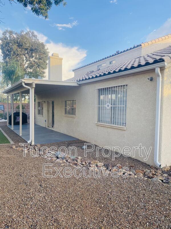 Building Photo - 9599 N Crestone Dr