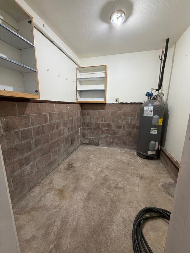 Building Photo - 11100 La Honda Rd