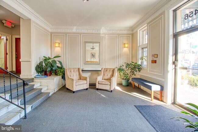 Building Photo - 2456 20th St NW