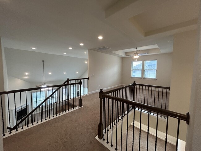Building Photo - 3005 Zelma Dr