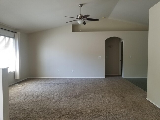 Building Photo - 350 S Kestrel Pl
