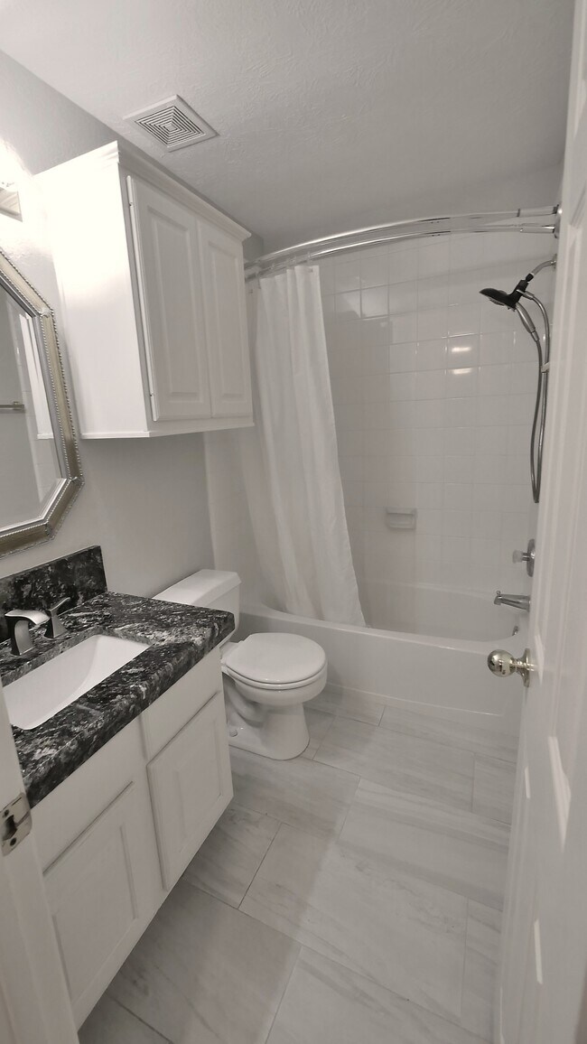 Building Photo - 1314 Caravelle Ct