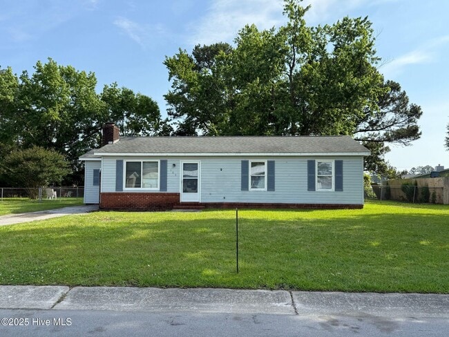 Primary Photo - 105 Pecan Ln