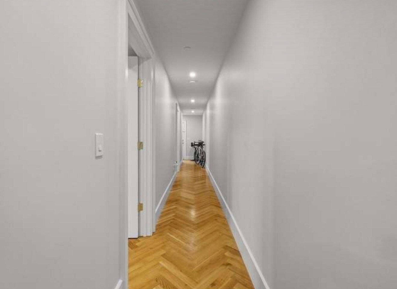 Building Photo - 20 Parmenter St