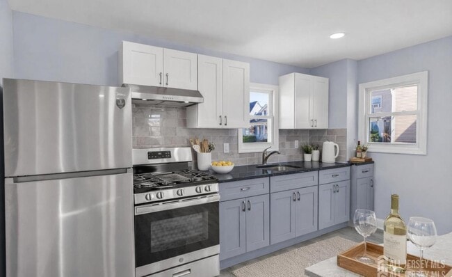 Building Photo - 29 Levinson Ave