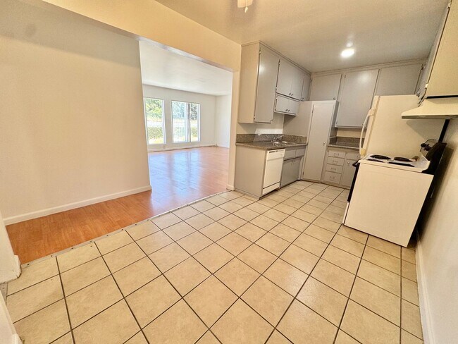 Interior Photo - EP