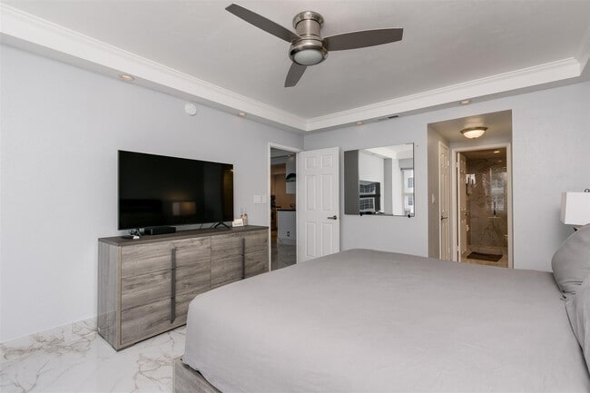 Building Photo - 3700 Galt Ocean Dr