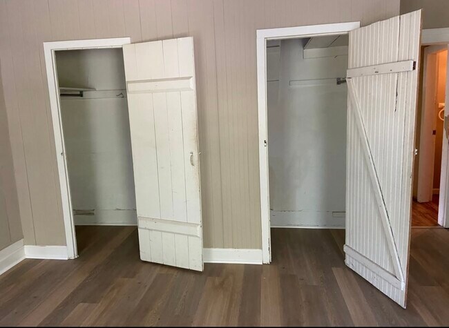 Building Photo - 522 Fleming St