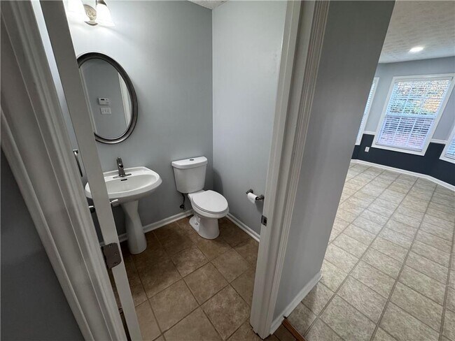 Building Photo - 2752 Saddle Horn Pl SW