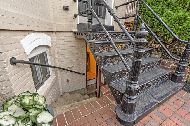Building Photo - 625 Massachusetts Ave NE