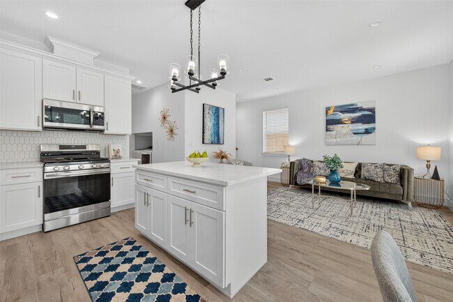 Building Photo - 5027 Willow Glen Dr