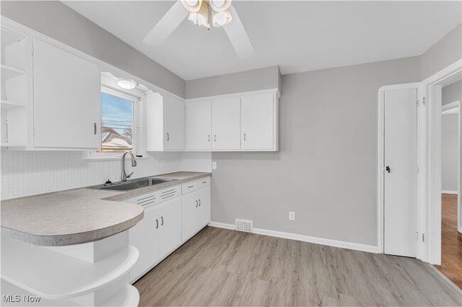 Building Photo - 6306 Westlake Ave