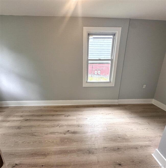 Building Photo - 122 Garden St