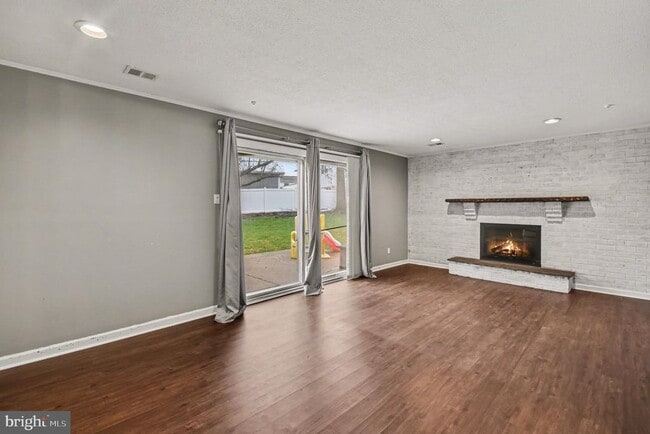 Building Photo - 2903 Henley Rd