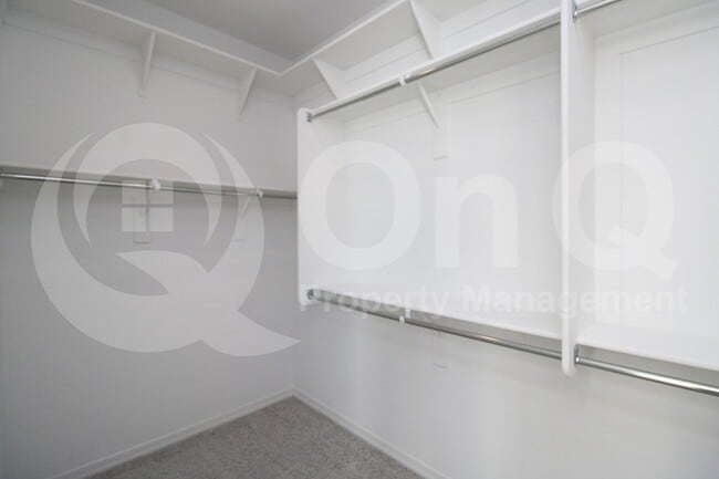 Building Photo - 23034 E Via Del Sol