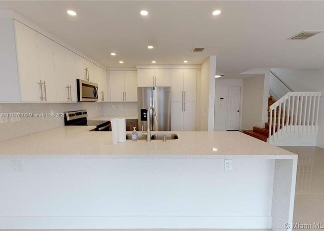 Building Photo - 5081 NW 116th Ct