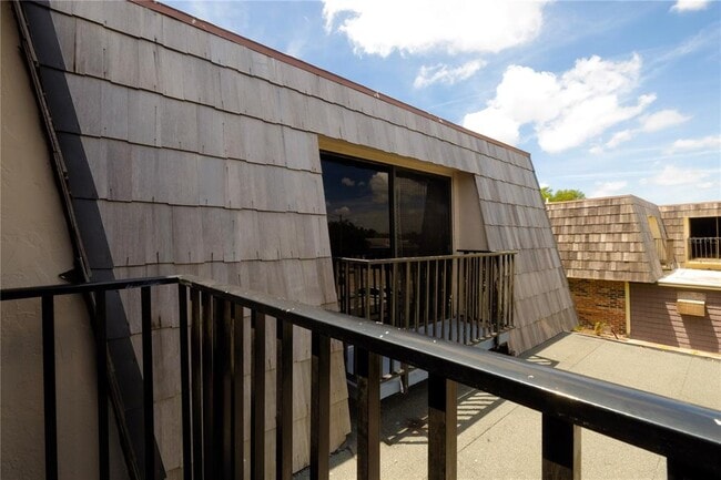 Building Photo - 2947 Poplar Ave