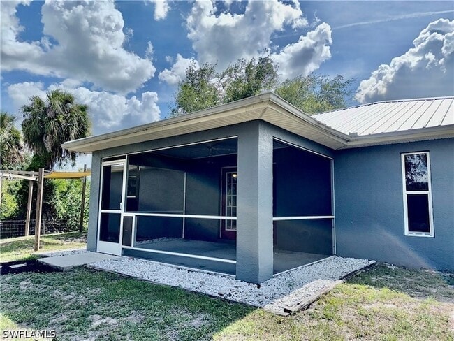 Building Photo - 6016 Lindbrook Ave