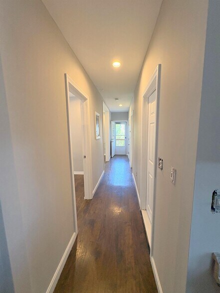 Building Photo - 196 Sherman St