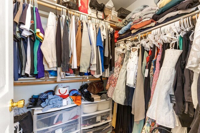 Building Photo - 10340 E Caribbean Ln