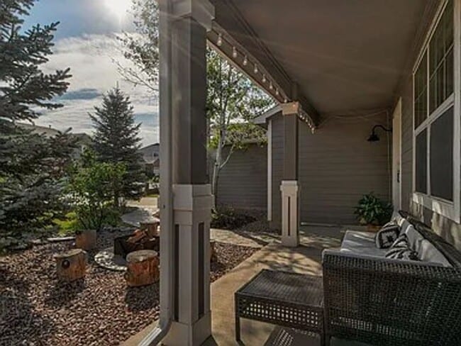 Building Photo - 15692 Paiute Cir