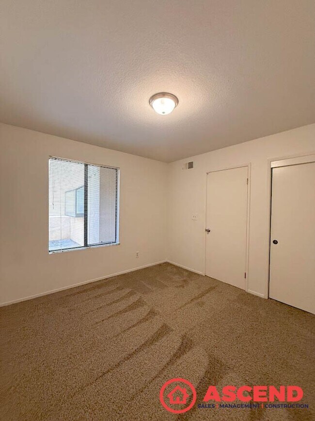 Building Photo - Move-In Special for Memorial Day! Deposit Gets You In — Hurry, Offer Ends 5/19