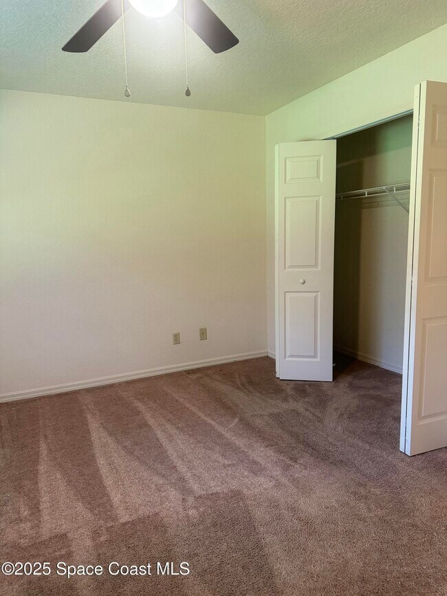 Building Photo - 5527 Wendy Lee Dr