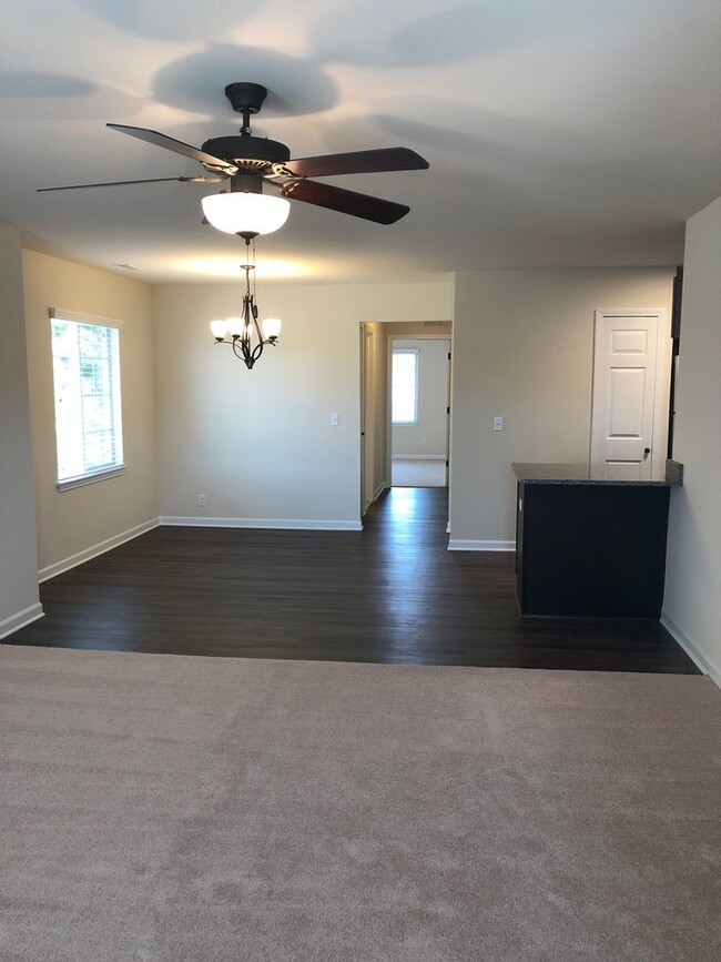 Building Photo - The Madison End Unit