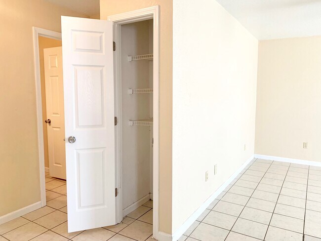 Building Photo - A-C Hill