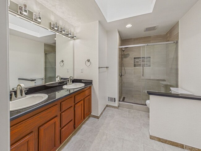 Building Photo - Immaculate Menlo Park house for rent now! $9,100