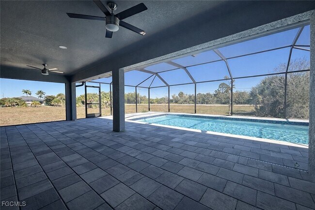 Building Photo - 3545 NW 41st Ave