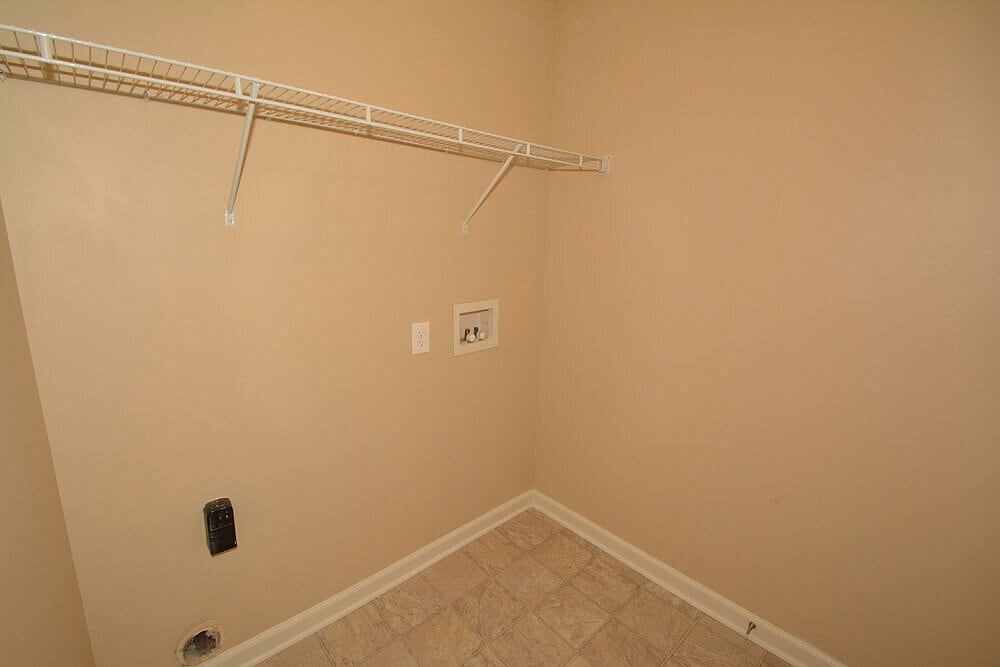 Building Photo - 4071 Dogwood Ct