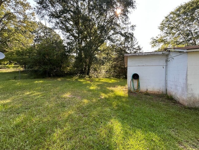 Building Photo - 891 Fish Hatchery Ln