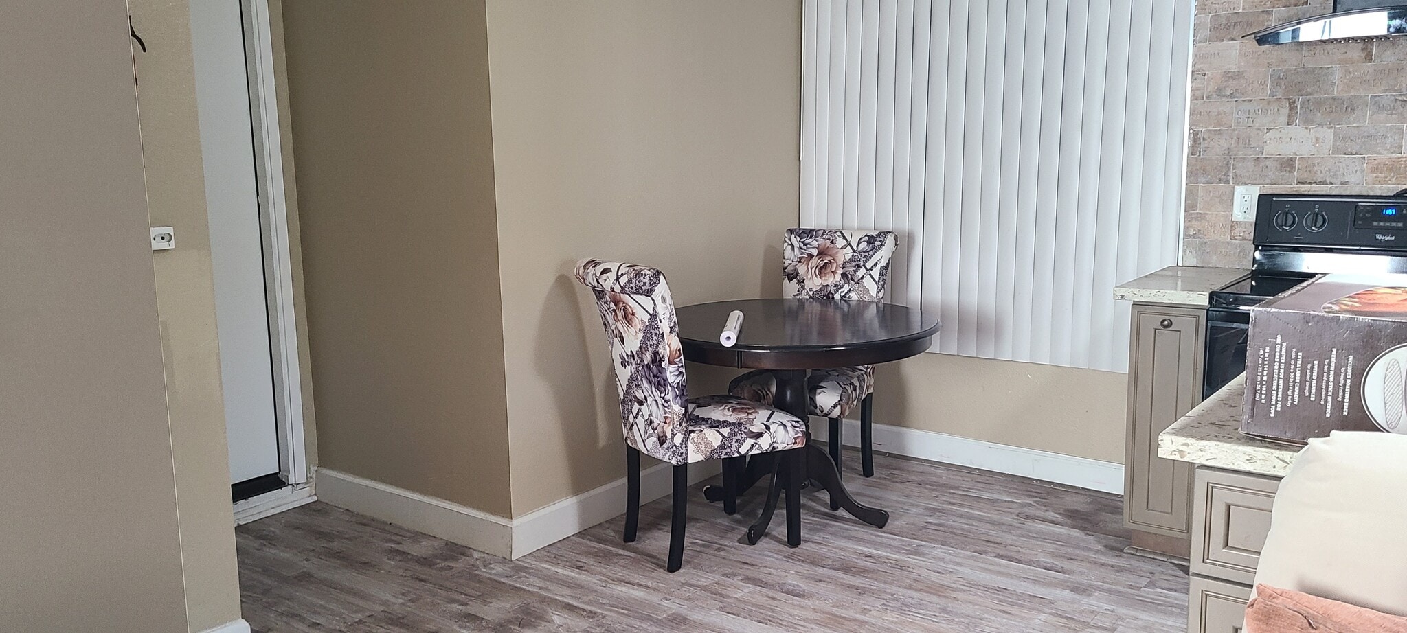 Building Photo - 761 Diamond Dr