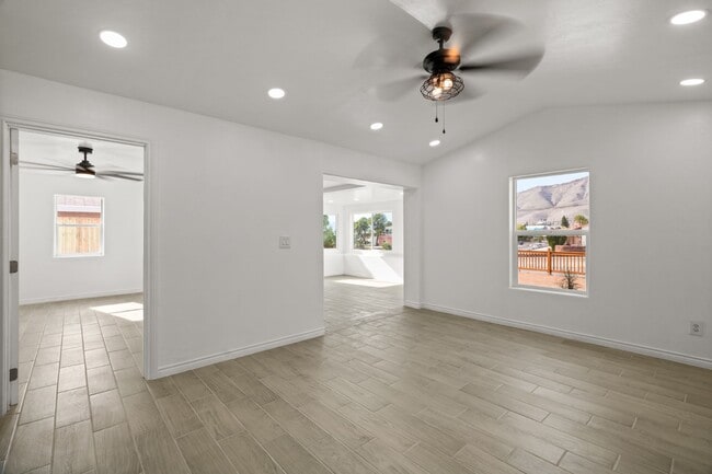 Building Photo - 2606 Justus St