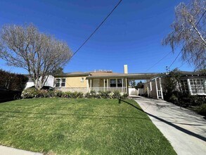 Building Photo - LOVELY UPGRADED STUDIO CITY HOME!