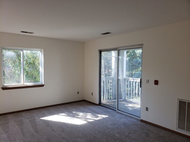 Building Photo - 934 Rockefeller Ln
