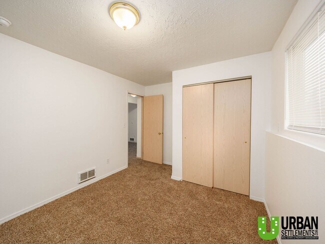 Building Photo - Mission Ave. 15313-15315 E