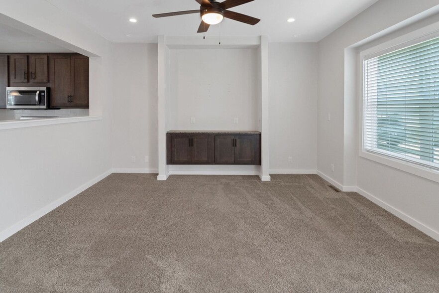 Building Photo - 461 Muse Dr