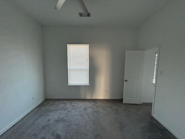 Building Photo - 975 Lars Trek Trail