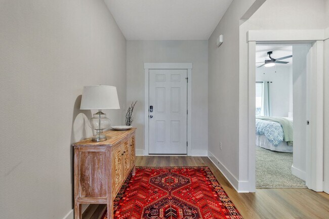 Building Photo - 4 BEDROOMS IN GULF BREEZE!!