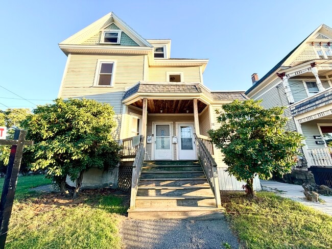 Building Photo - 604 Westford St