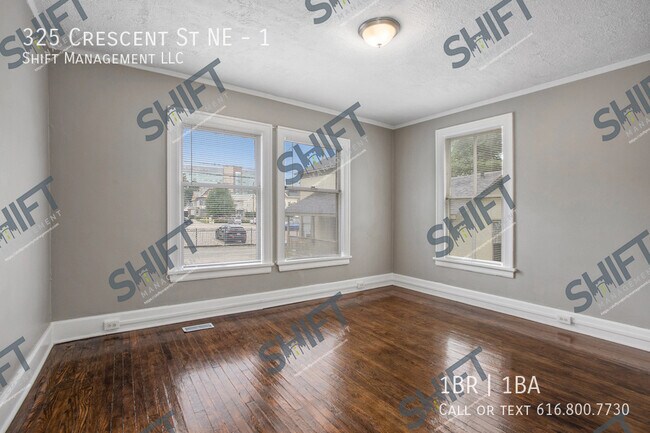 Building Photo - 325 Crescent St NE