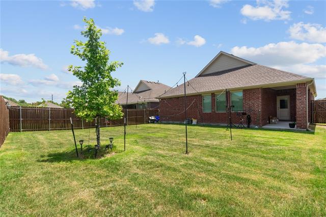 Building Photo - 1829 Lake Grove Dr