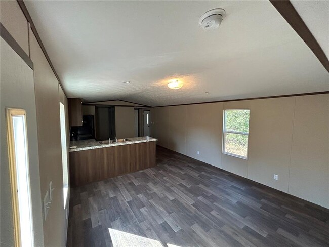 Building Photo - 258 Green Oaks Dr